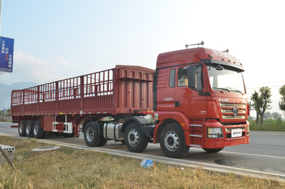 陜汽德龍新M3000 6x2牽引車(chē) 高效物流的可靠伙伴