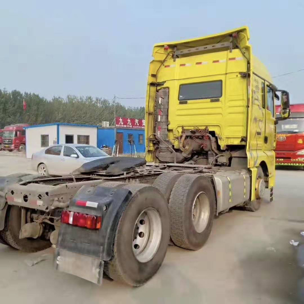 生利二手杉德卡牽引車(chē) 雙驅(qū)輕體、德國(guó)曼發(fā)動(dòng)機(jī)與采埃浮變速箱的卓越組合